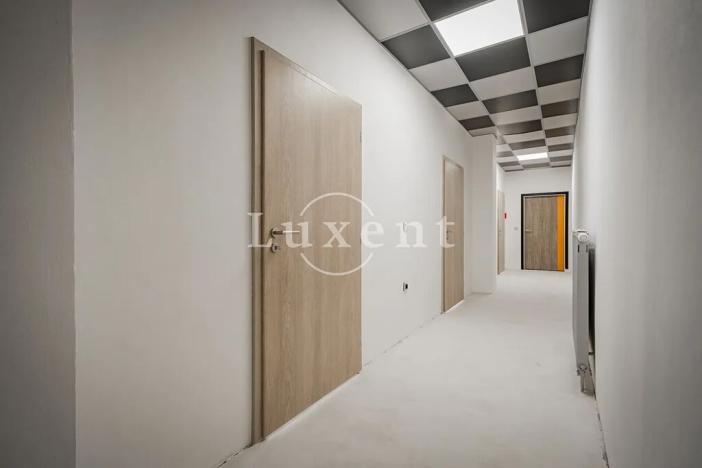 Pronájem kanceláře, Praha - Strašnice, Průběžná, 346 m2