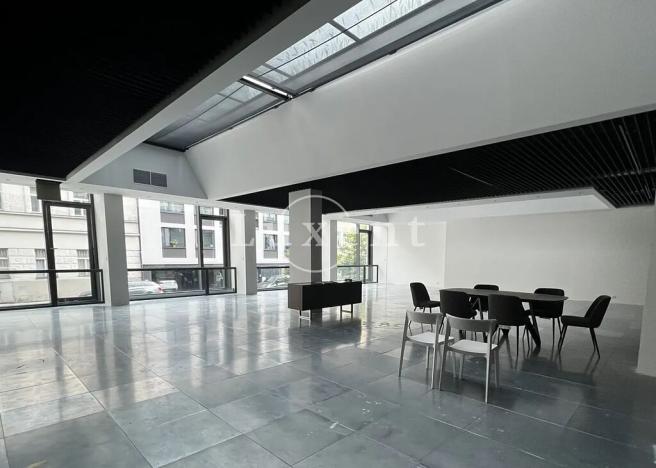 Pronájem kanceláře, Praha - Smíchov, Holečkova, 341 m2