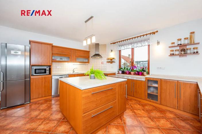 Prodej rodinného domu, Uhřice, 380 m2