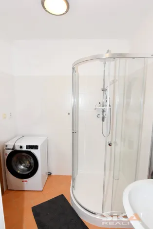 Prodej rodinného domu, Líšťany, V Poustkách, 67 m2