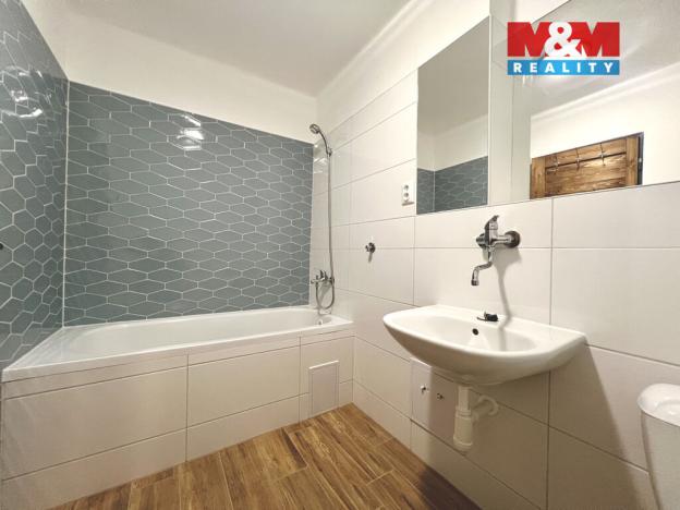 Pronájem bytu 1+kk, Jindřichův Hradec - Jindřichův Hradec II, Nádražní, 24 m2