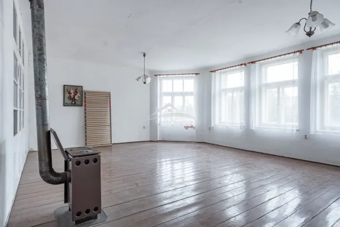 Prodej obchodního prostoru, Polná, Husovo náměstí, 654 m2