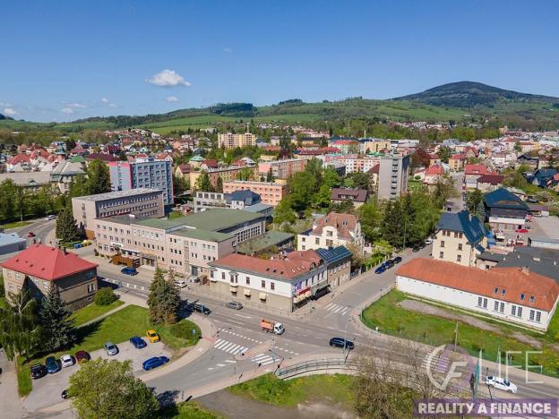 Prodej obchodního prostoru, Vrchlabí, Českých bratří, 1200 m2