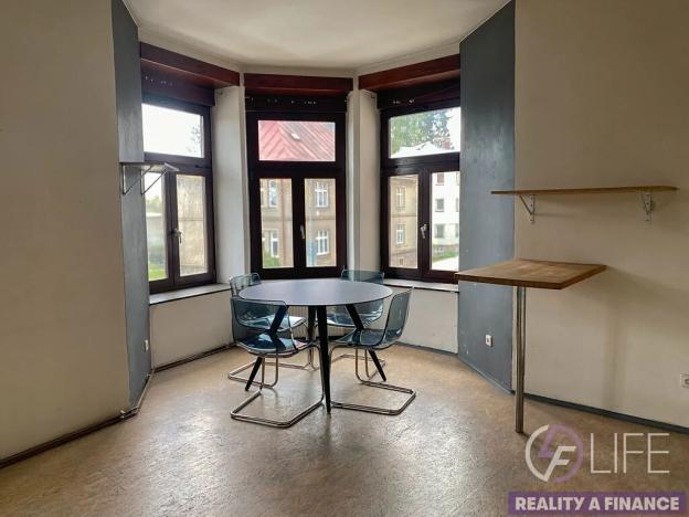 Prodej obchodního prostoru, Vrchlabí, Českých bratří, 1200 m2