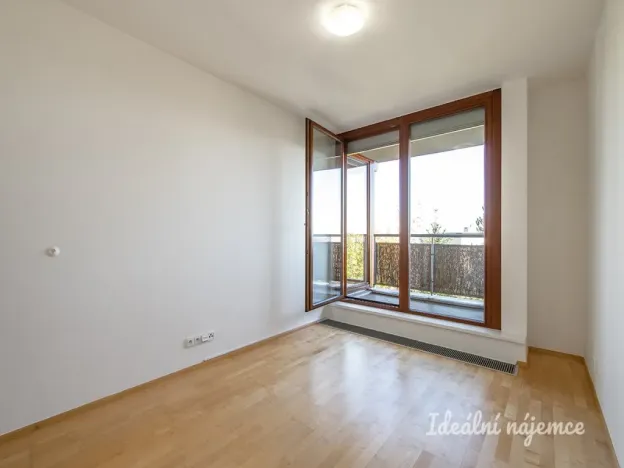 Pronájem bytu 2+kk, Praha - Smíchov, Štorkánova, 53 m2