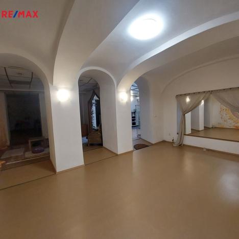 Pronájem obchodního prostoru, Olomouc, Šemberova, 99 m2