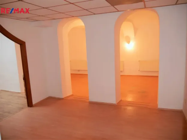 Pronájem obchodního prostoru, Olomouc, Šemberova, 99 m2