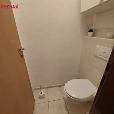 Pronájem obchodního prostoru, Olomouc, Šemberova, 99 m2