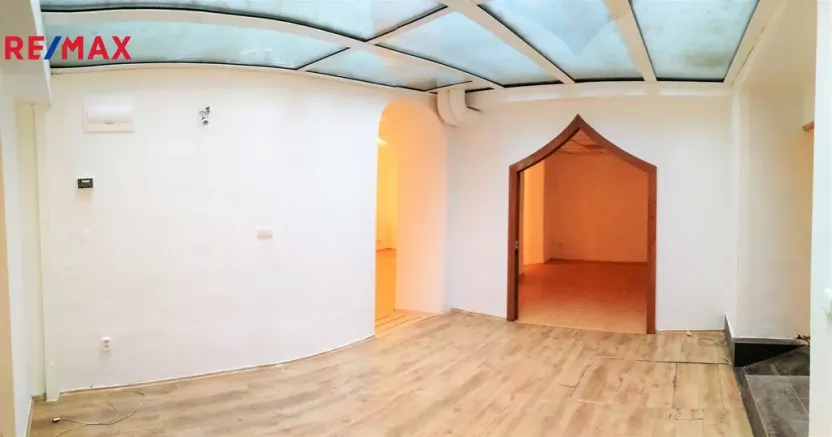 Pronájem obchodního prostoru, Olomouc, Šemberova, 99 m2