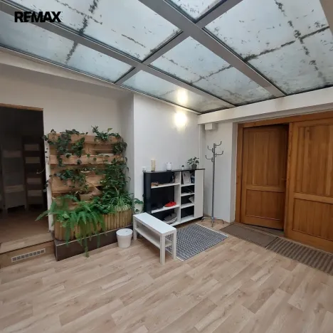 Pronájem obchodního prostoru, Olomouc, Šemberova, 99 m2