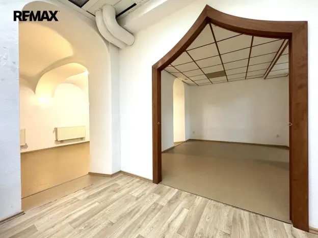 Pronájem obchodního prostoru, Olomouc, Šemberova, 99 m2