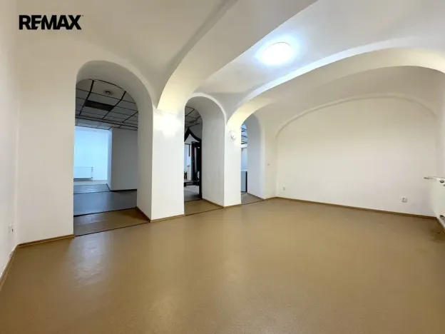 Pronájem obchodního prostoru, Olomouc, Šemberova, 99 m2