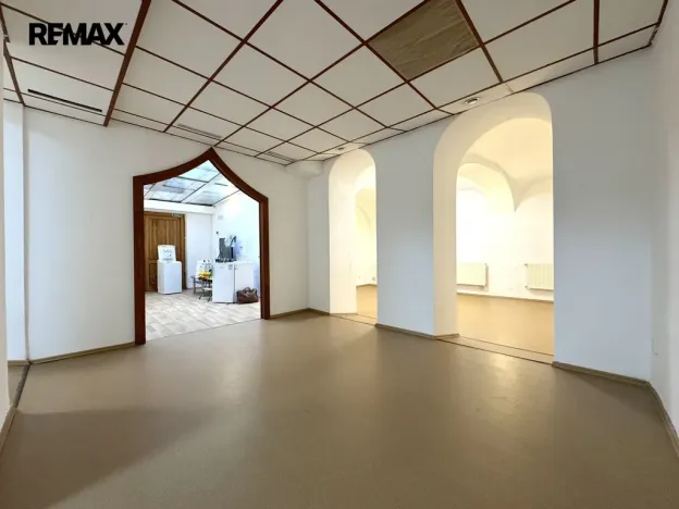 Pronájem obchodního prostoru, Olomouc, Šemberova, 99 m2