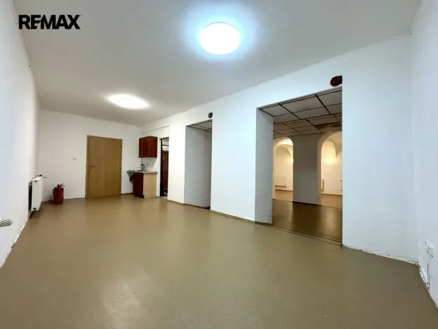 Pronájem obchodního prostoru, Olomouc, Šemberova, 99 m2