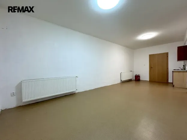 Pronájem obchodního prostoru, Olomouc, Šemberova, 99 m2