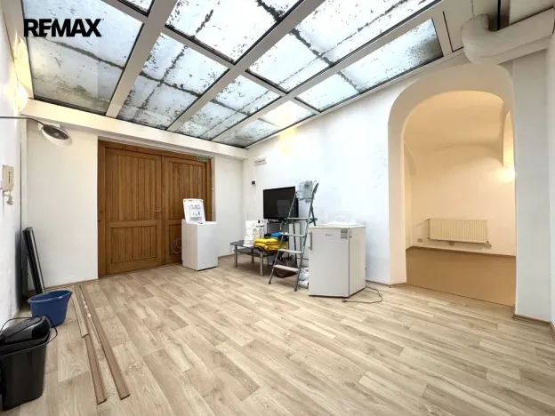 Pronájem obchodního prostoru, Olomouc, Šemberova, 99 m2