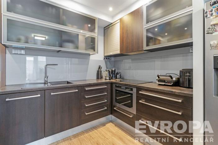 Prodej bytu 2+kk, Praha - Horní Měcholupy, Hornoměcholupská, 49 m2