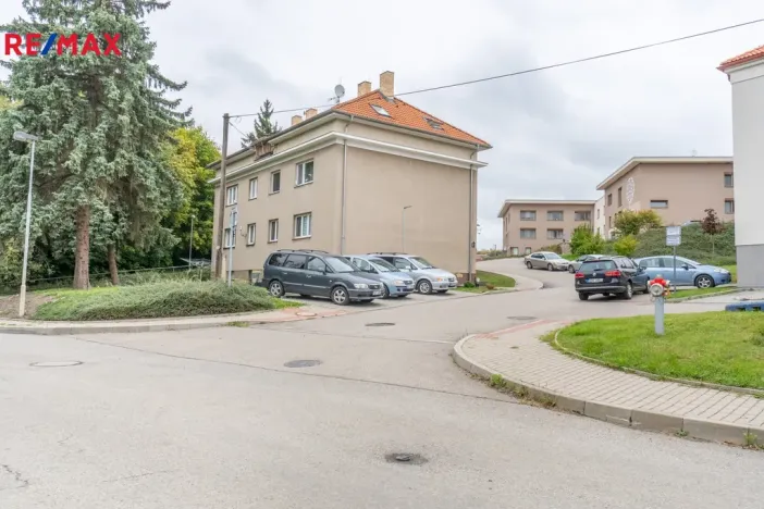 Prodej bytu 3+1, Říčany - Voděrádky, Krabošická, 58 m2