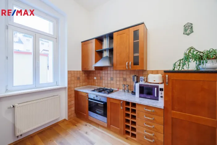 Pronájem bytu 4+1, Karlovy Vary, Jaltská, 108 m2