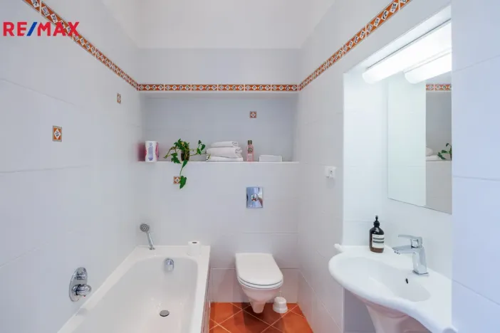 Pronájem bytu 4+1, Karlovy Vary, Jaltská, 108 m2