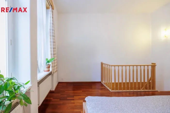 Pronájem bytu 4+1, Karlovy Vary, Jaltská, 108 m2