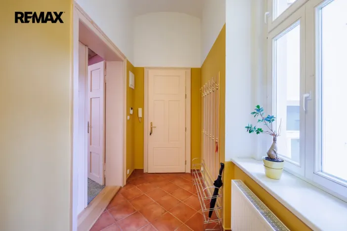 Pronájem bytu 4+1, Karlovy Vary, Jaltská, 108 m2
