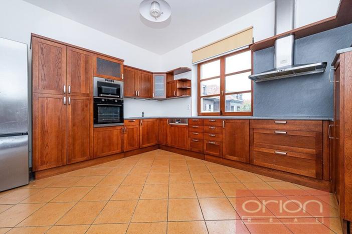 Pronájem rodinného domu, Praha - Břevnov, Oddělená, 316 m2