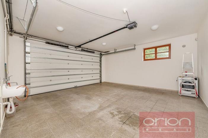 Pronájem rodinného domu, Praha - Břevnov, Oddělená, 316 m2