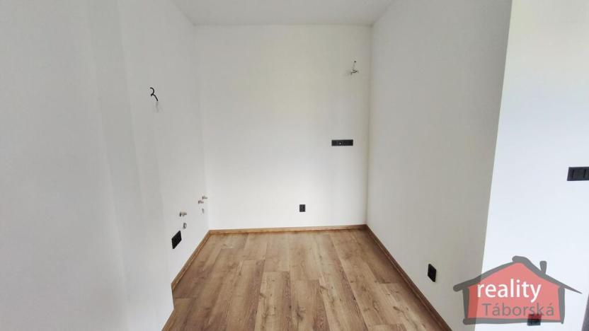 Prodej bytu 1+kk, Nupaky, Nupacká, 38 m2