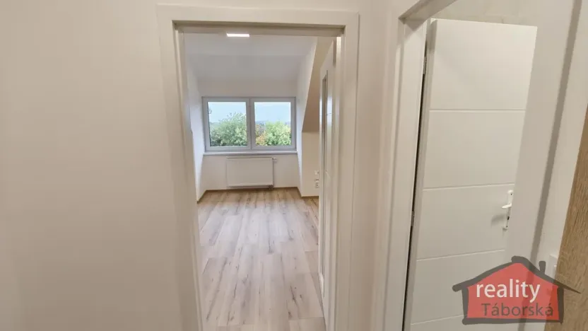 Prodej bytu 1+kk, Nupaky, Nupacká, 35 m2
