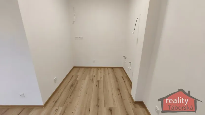 Prodej bytu 1+kk, Nupaky, Nupacká, 35 m2