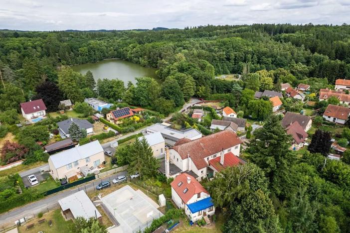 Prodej komerční nemovitosti, Kamenice, Safírová, 800 m2