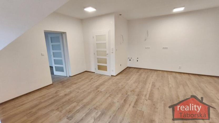 Prodej bytu 2+kk, Nupaky, Nupacká, 60 m2