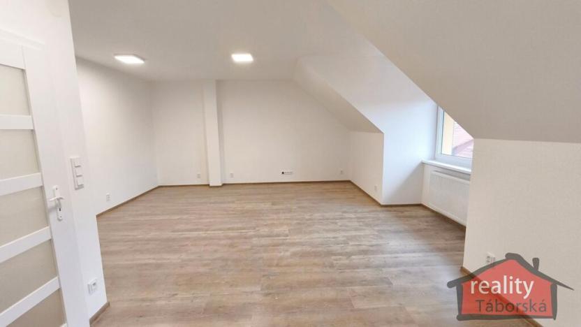 Prodej bytu 2+kk, Nupaky, Nupacká, 60 m2