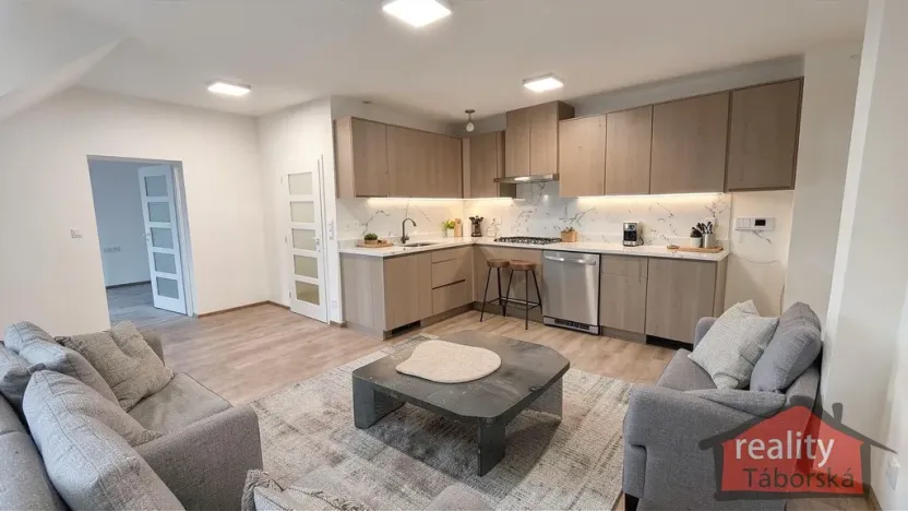 Prodej bytu 2+kk, Nupaky, Nupacká, 60 m2