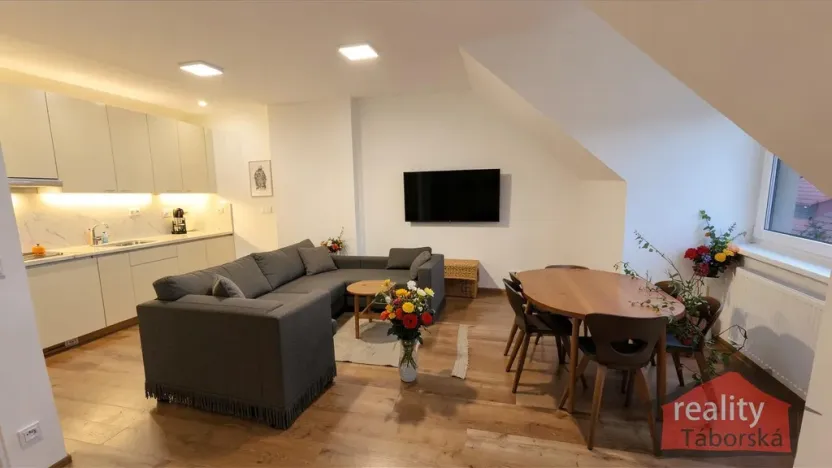 Prodej bytu 2+kk, Nupaky, Nupacká, 60 m2