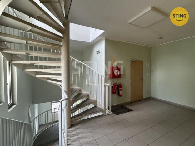 Pronájem kanceláře, Karviná, Karola Śliwky, 830 m2