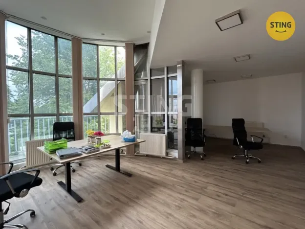 Pronájem kanceláře, Karviná, Karola Śliwky, 830 m2
