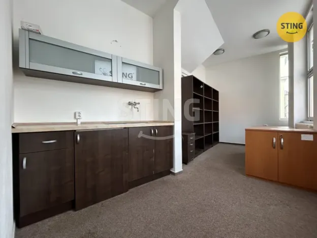 Pronájem kanceláře, Karviná, Karola Śliwky, 830 m2