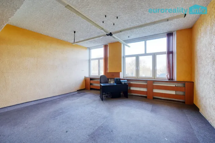 Prodej výrobních prostor, Plesná, Dlouhá, 2031 m2