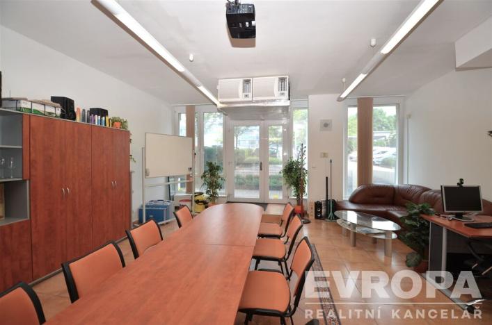 Prodej bytu 1+kk, Praha - Libeň, Nad Okrouhlíkem, 52 m2