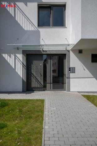 Prodej bytu 1+kk, Karlovy Vary, Šumavská, 56 m2