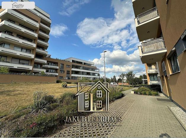 Pronájem bytu 1+kk, Praha - Kamýk, Kramperova, 31 m2