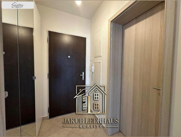 Pronájem bytu 1+kk, Praha - Kamýk, Kramperova, 31 m2