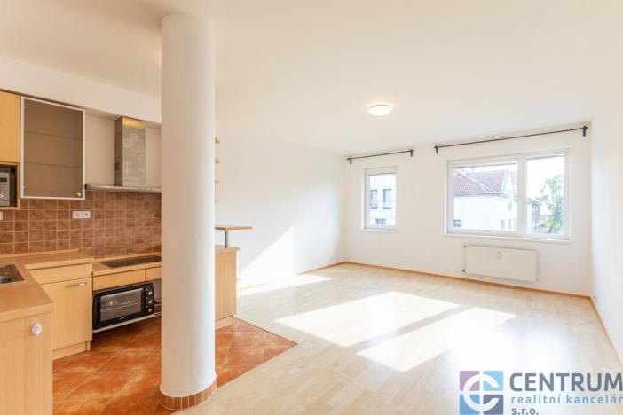 Prodej bytu 1+kk, Praha - Prosek, Nad šestikopy, 36 m2