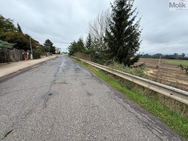 Prodej pozemku pro bydlení, Lišany, 2081 m2