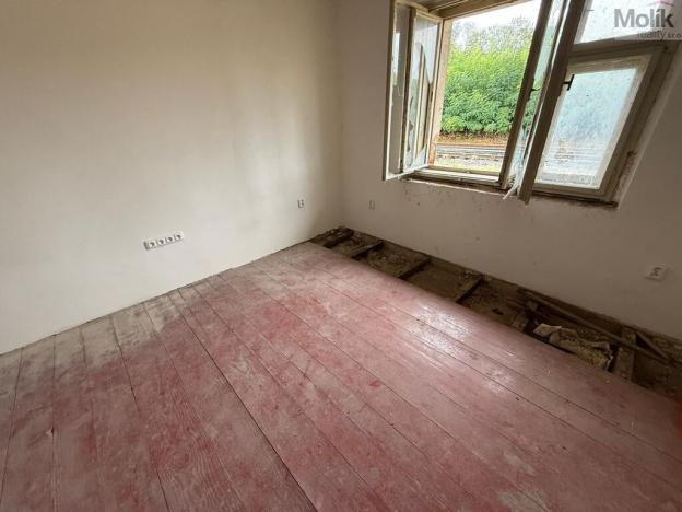 Prodej pozemku pro bydlení, Lišany, 2081 m2