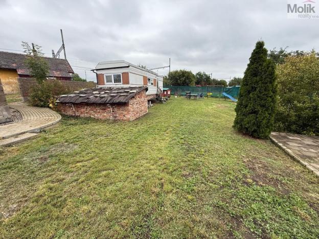 Prodej pozemku pro bydlení, Lišany, 2081 m2