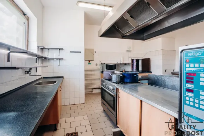 Prodej restaurace, Hodonín, Brandlova, 500 m2