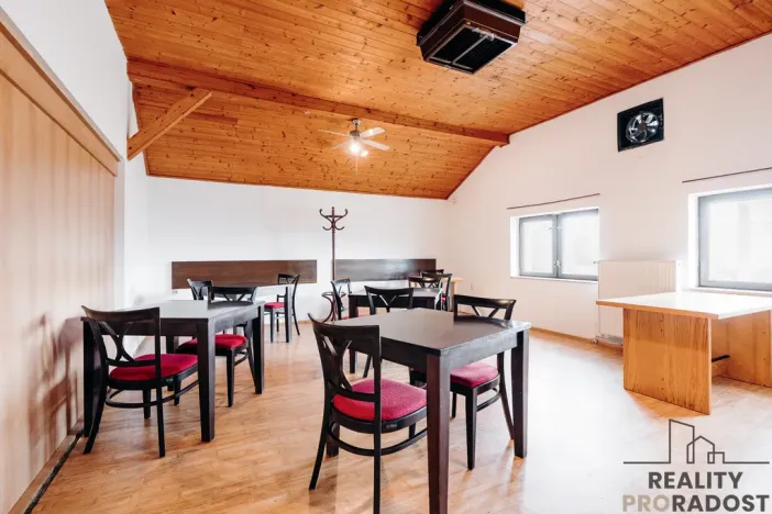 Prodej restaurace, Hodonín, Brandlova, 500 m2